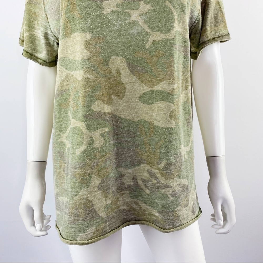 Free People Size M Green Camo Print Short Sleeve Casual T-Shirt Top - Picture 2 of 10